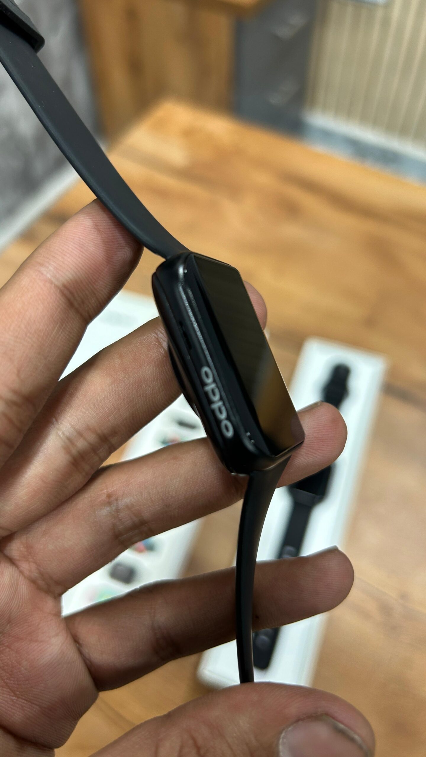 OPPO FIND X GENERATION 2 SMART WATCH - Image 4