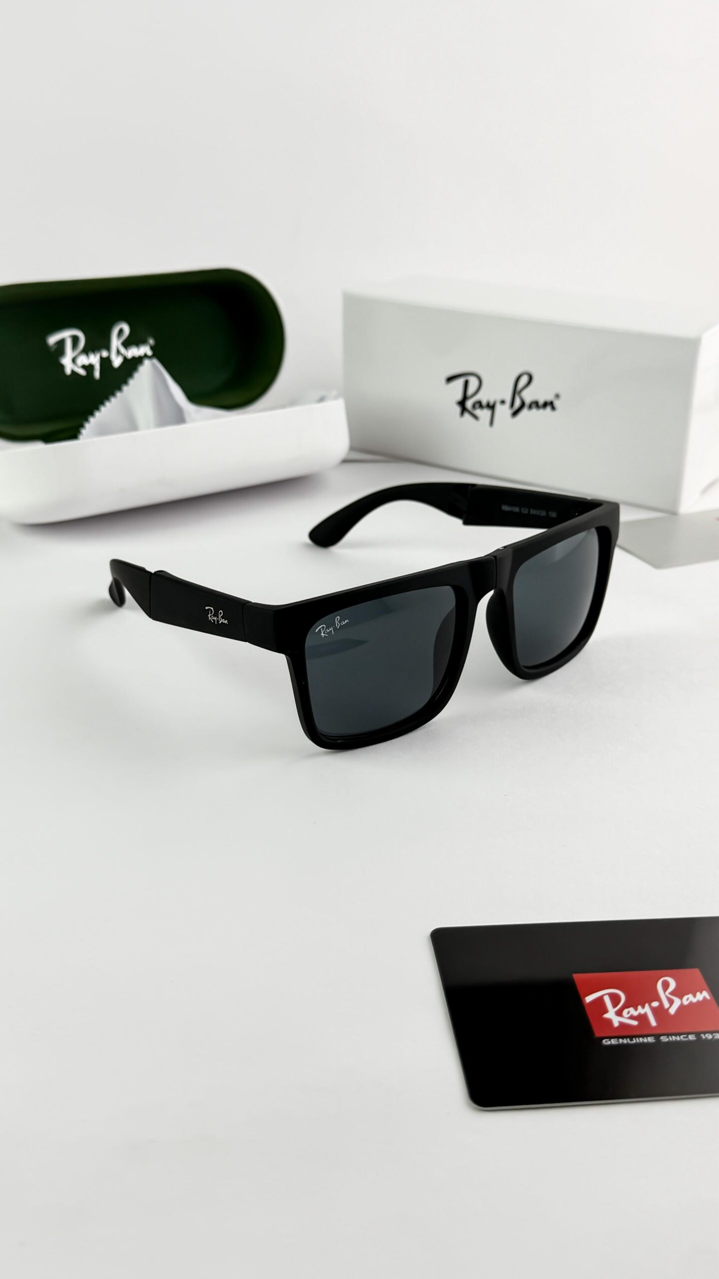 RAY-BAN FOLDING WAYFARER FOR MEN (MODEL NO.4601) - Image 4