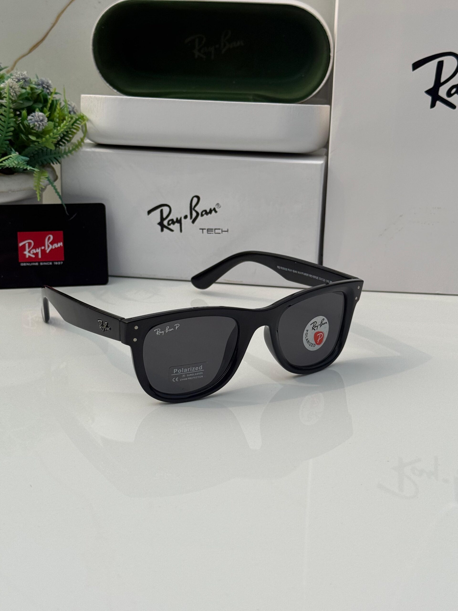 Ray-Ban Classic Black Polarized Wayfarer – Premium Edition - Image 3