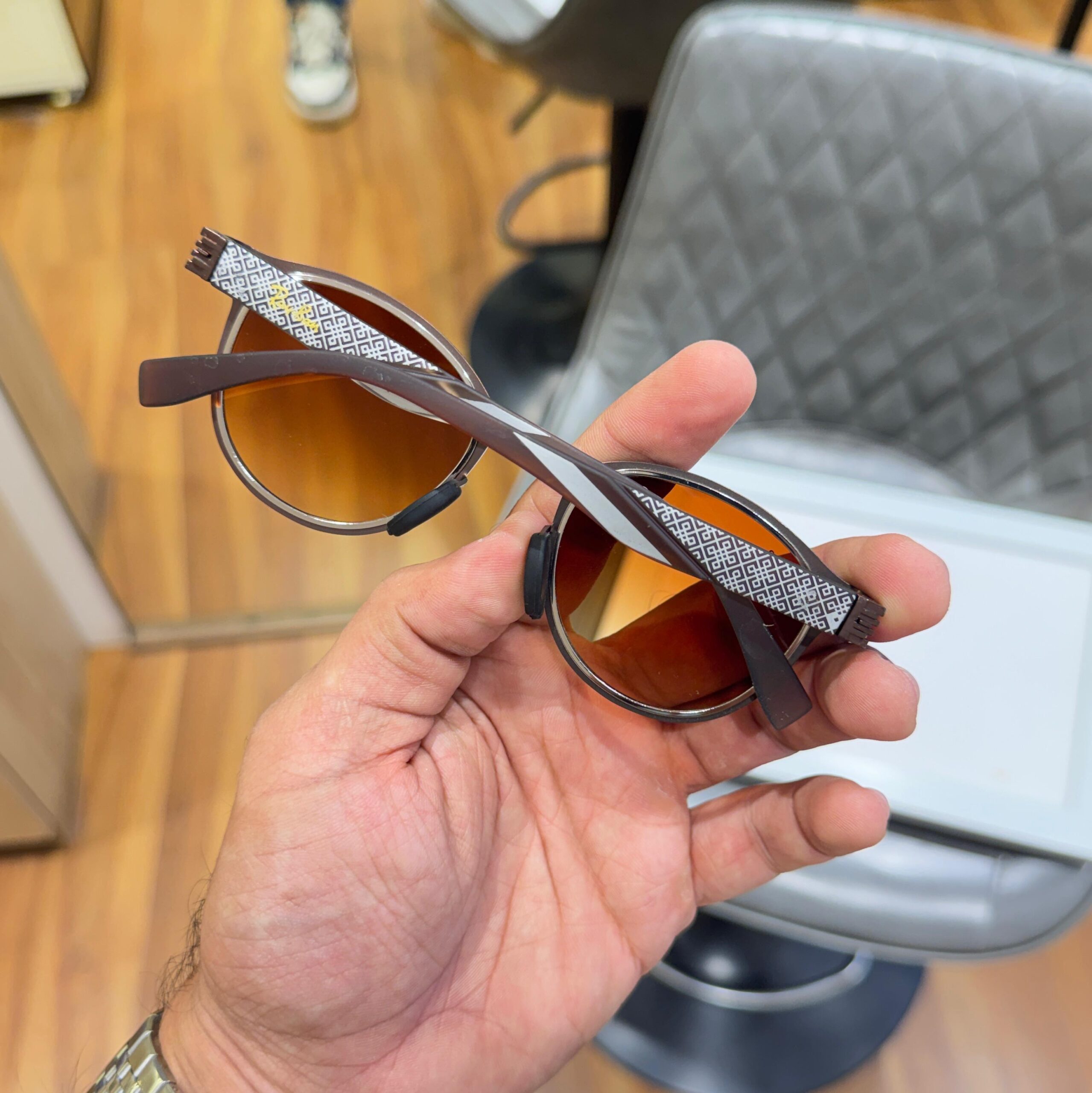 Ray-Ban Heritage Brown Gradient Sunglasses (Model No.2604) - Image 3